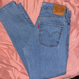 Levi’s 501 Tapered Jeans